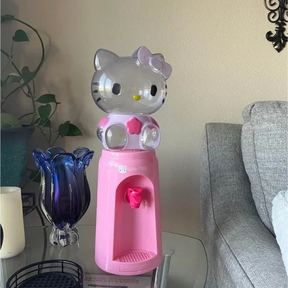 Hello Kitty Pink and Clear Water Dispenser - Picture 2 of 3